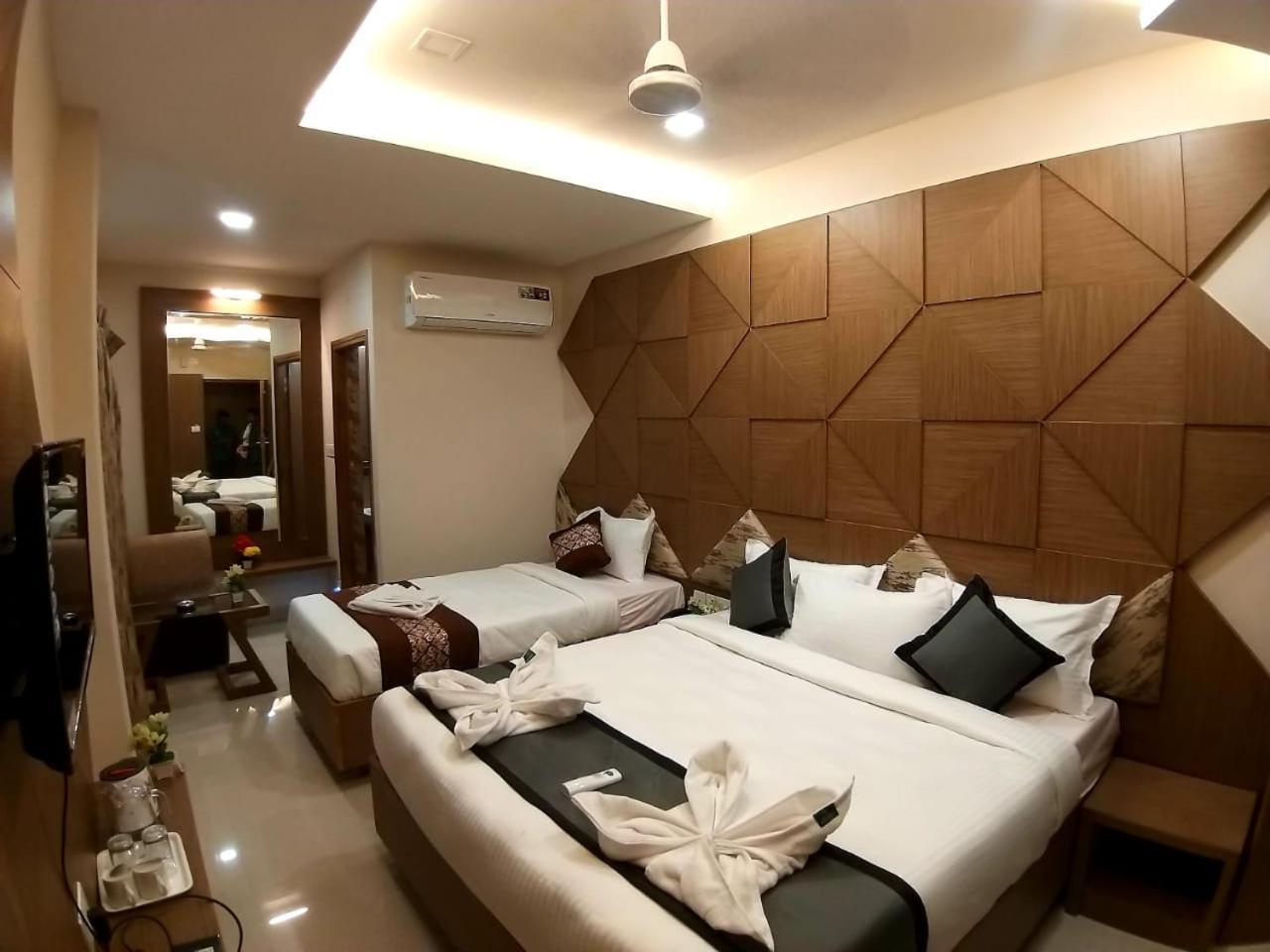 Hotel Grand Elegant Chennai Zewnętrze zdjęcie