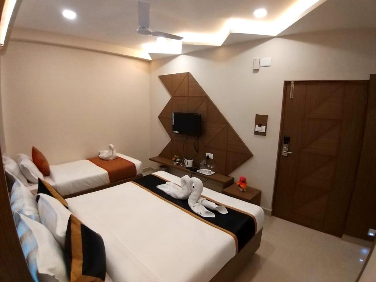 Hotel Grand Elegant Chennai Zewnętrze zdjęcie
