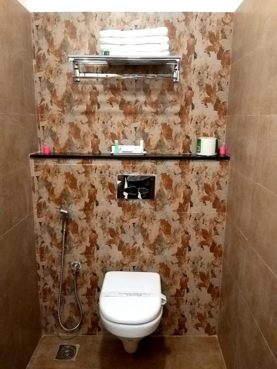 Hotel Grand Elegant Chennai Zewnętrze zdjęcie