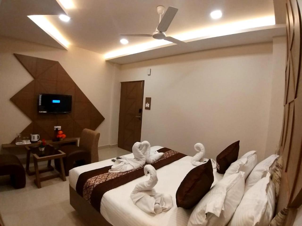 Hotel Grand Elegant Chennai Zewnętrze zdjęcie
