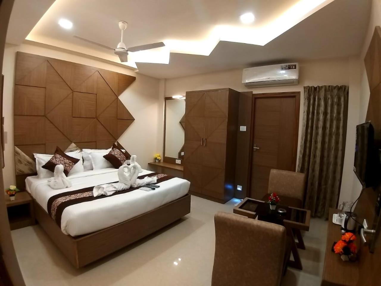 Hotel Grand Elegant Chennai Zewnętrze zdjęcie