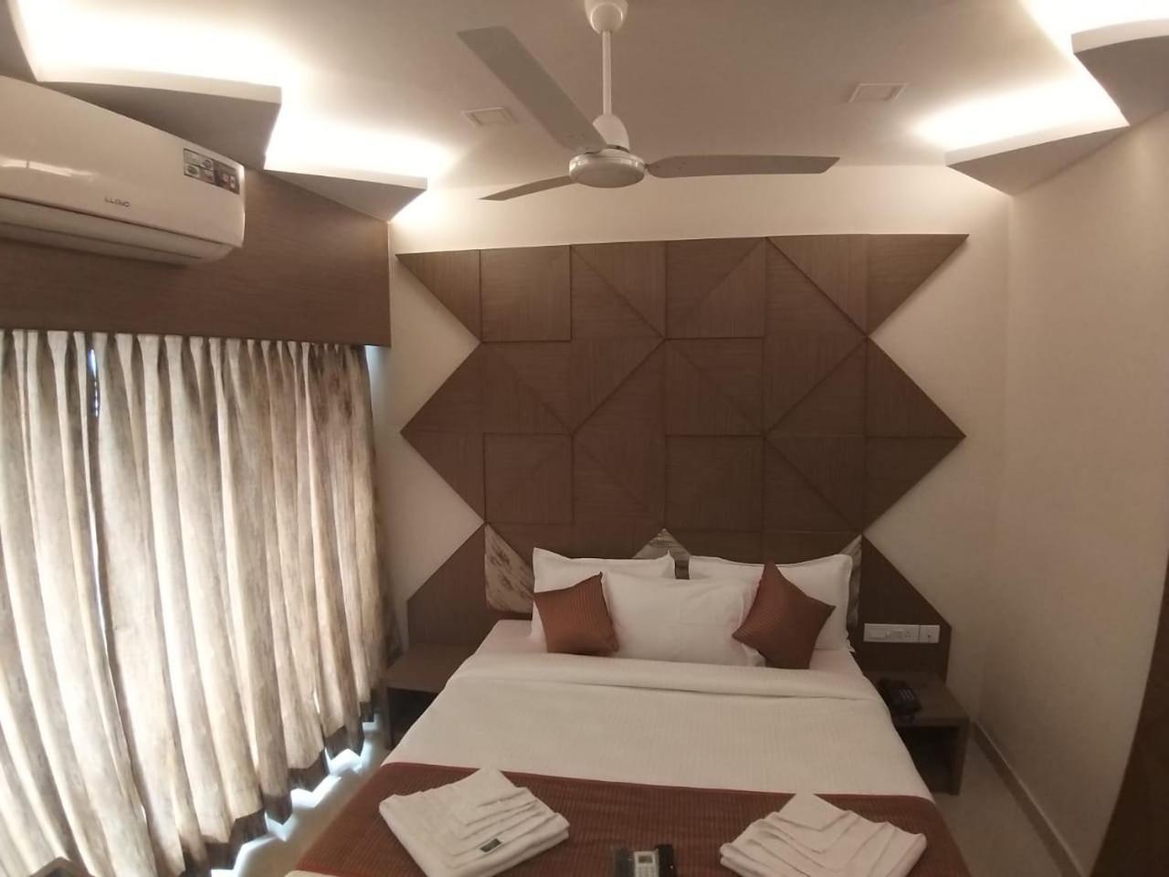Hotel Grand Elegant Chennai Zewnętrze zdjęcie