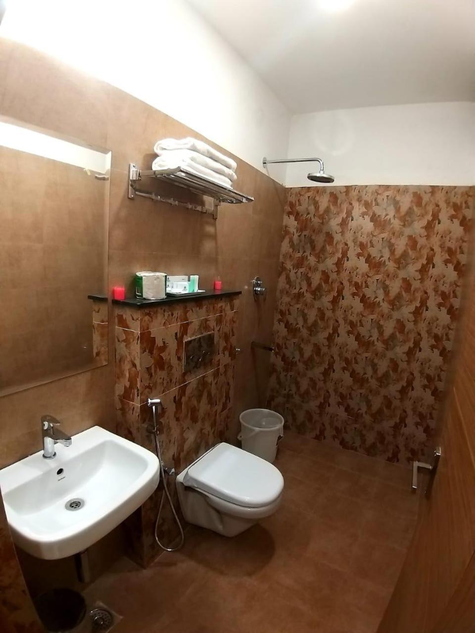 Hotel Grand Elegant Chennai Zewnętrze zdjęcie